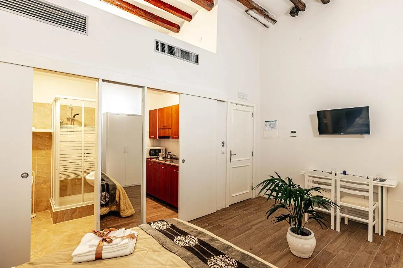 Giulio Cesare 14, Residence Palermo Italia